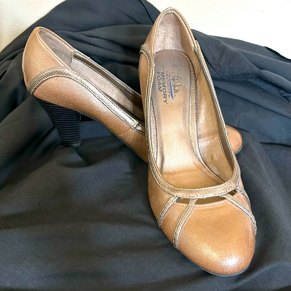 Women’s LifeStride Velocity with Memory Foam